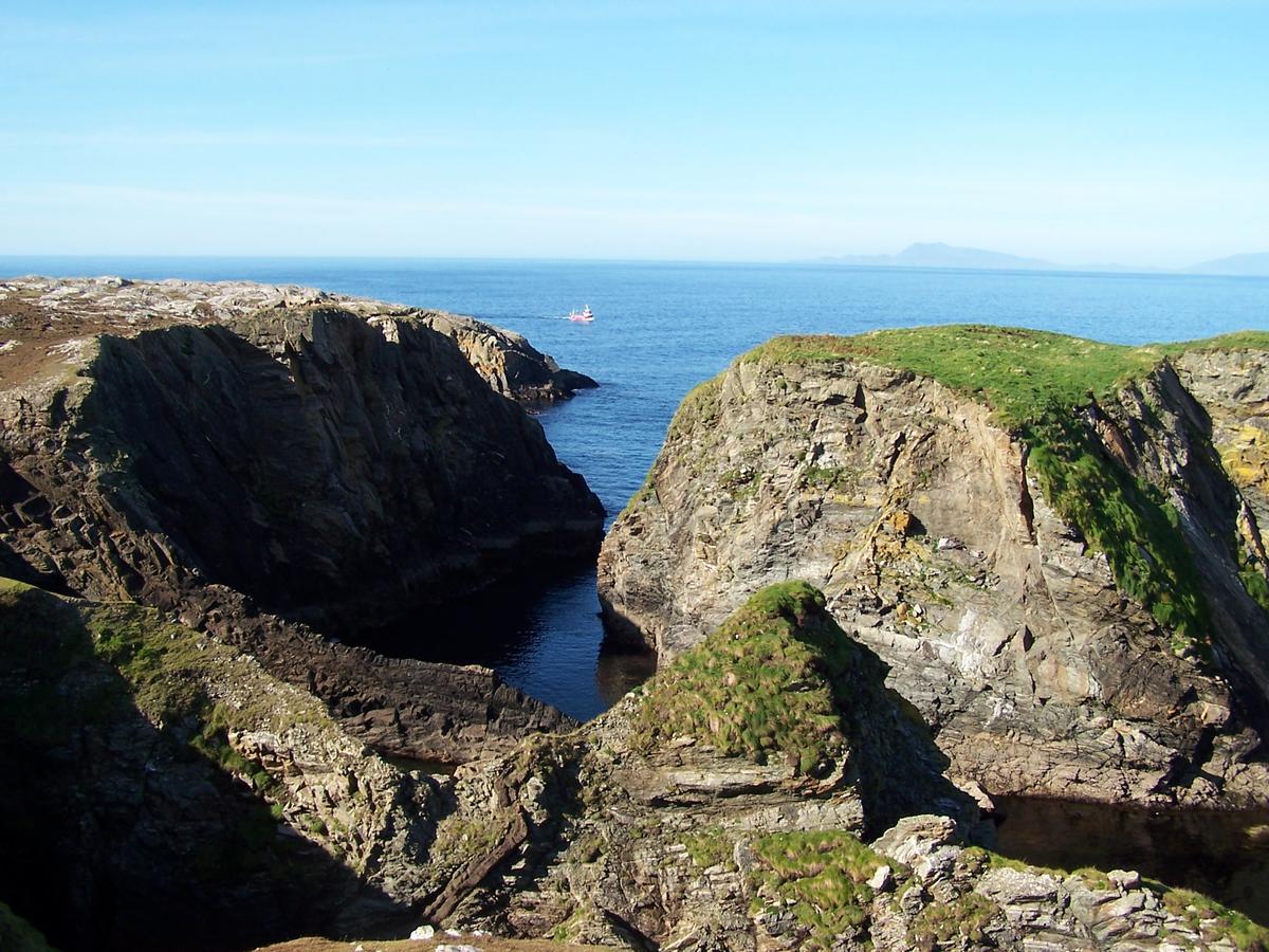Dolphin Hotel Inishbofin Exterior photo