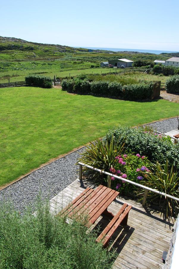 Dolphin Hotel Inishbofin Exterior photo
